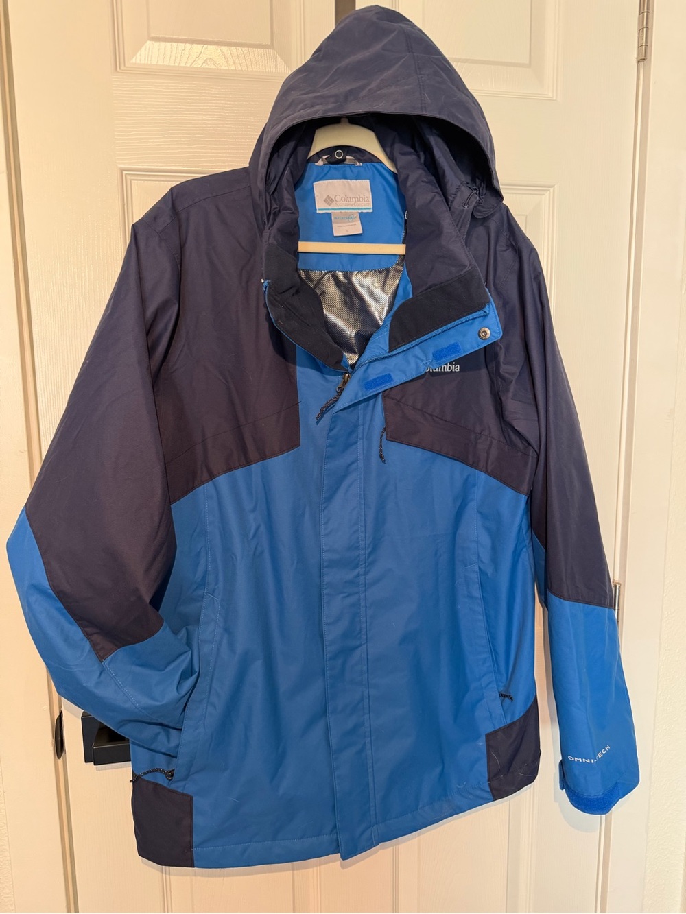 Columbia Men's Two-Tone Navy and Blue Raincoat